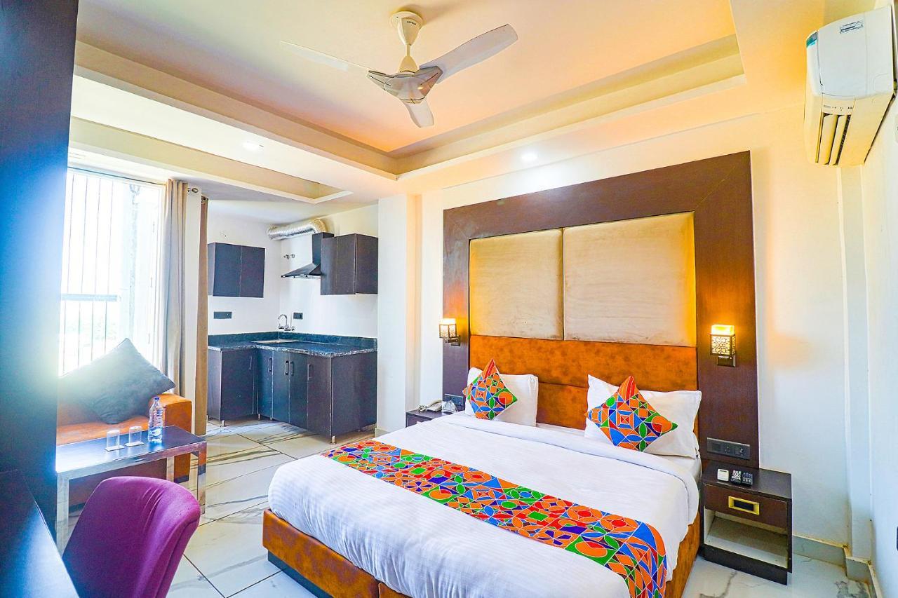 Fabhotel Kiara The Private Suites Делхи Екстериор снимка