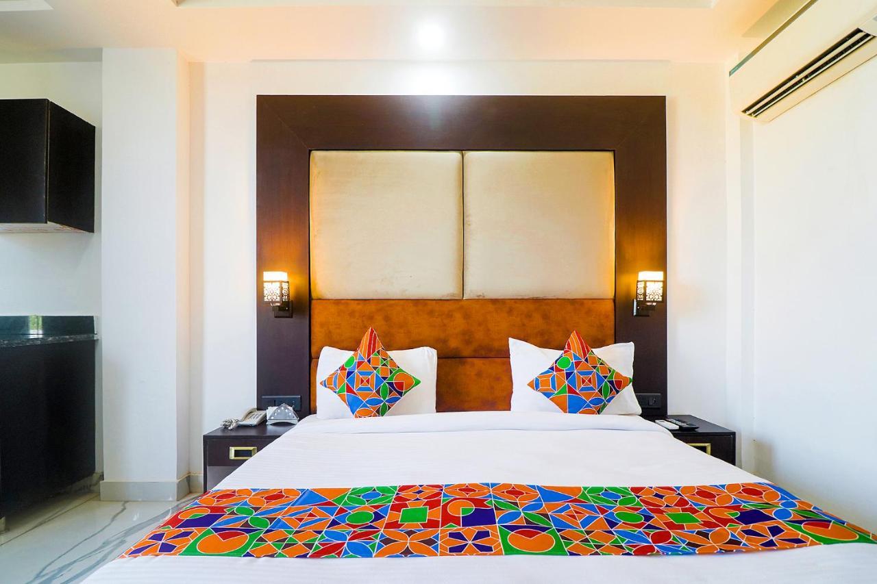 Fabhotel Kiara The Private Suites Делхи Екстериор снимка